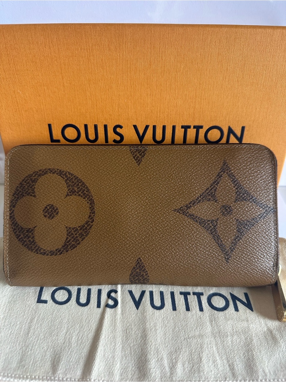Louis Vuitton Monogram Giant Reverse Zippy Wallet Box & Dust Bag